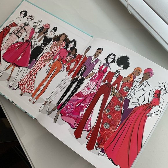 ✨FLASH SALE✨ Megan Hess Book - Picture 2 of 10